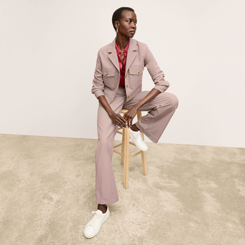 Front image of a woman wearing the Milo Jean - Stretch Twill in Mini Check