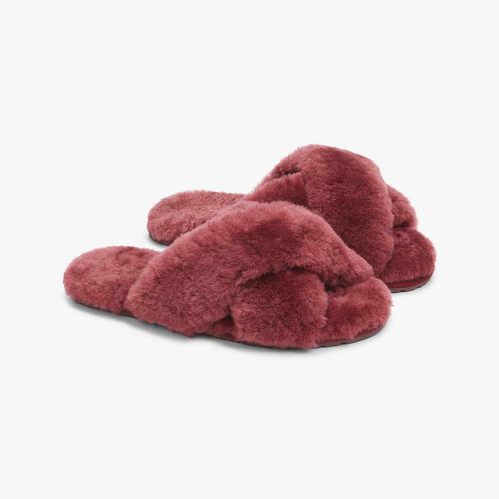 Packshot image of the emu slipper in merlot