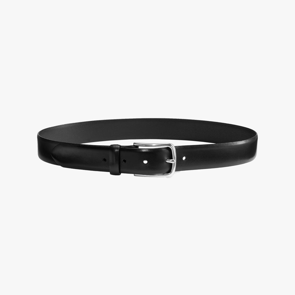 still image of the wide strap belt in black