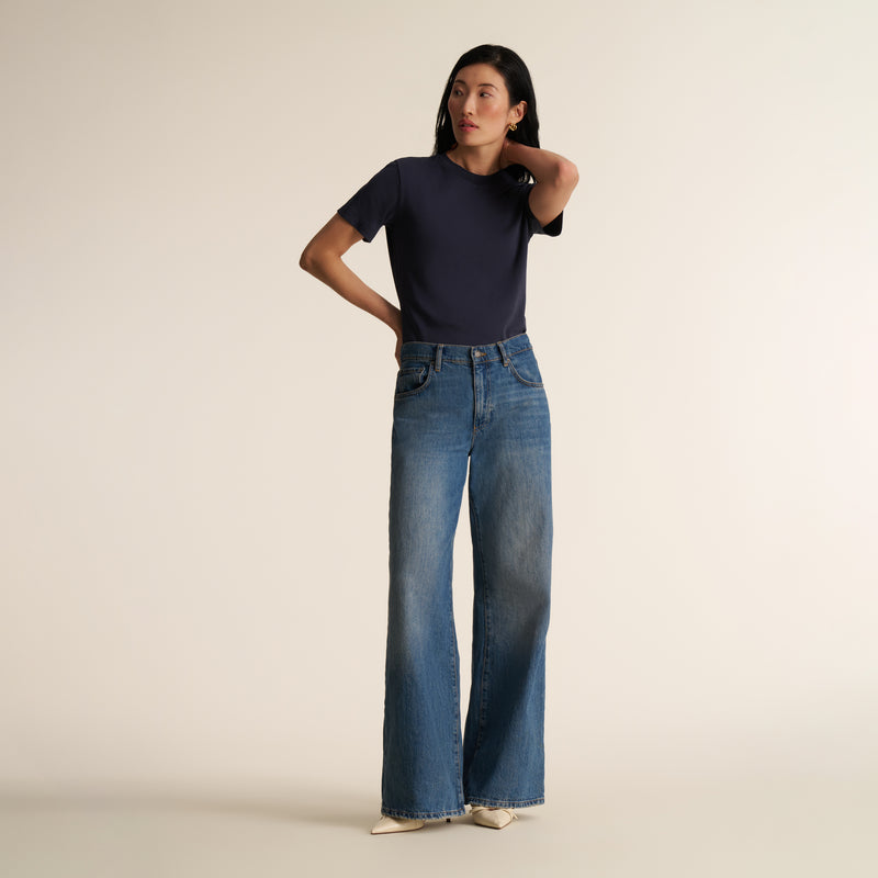 Leslie Classic T-Shirt
