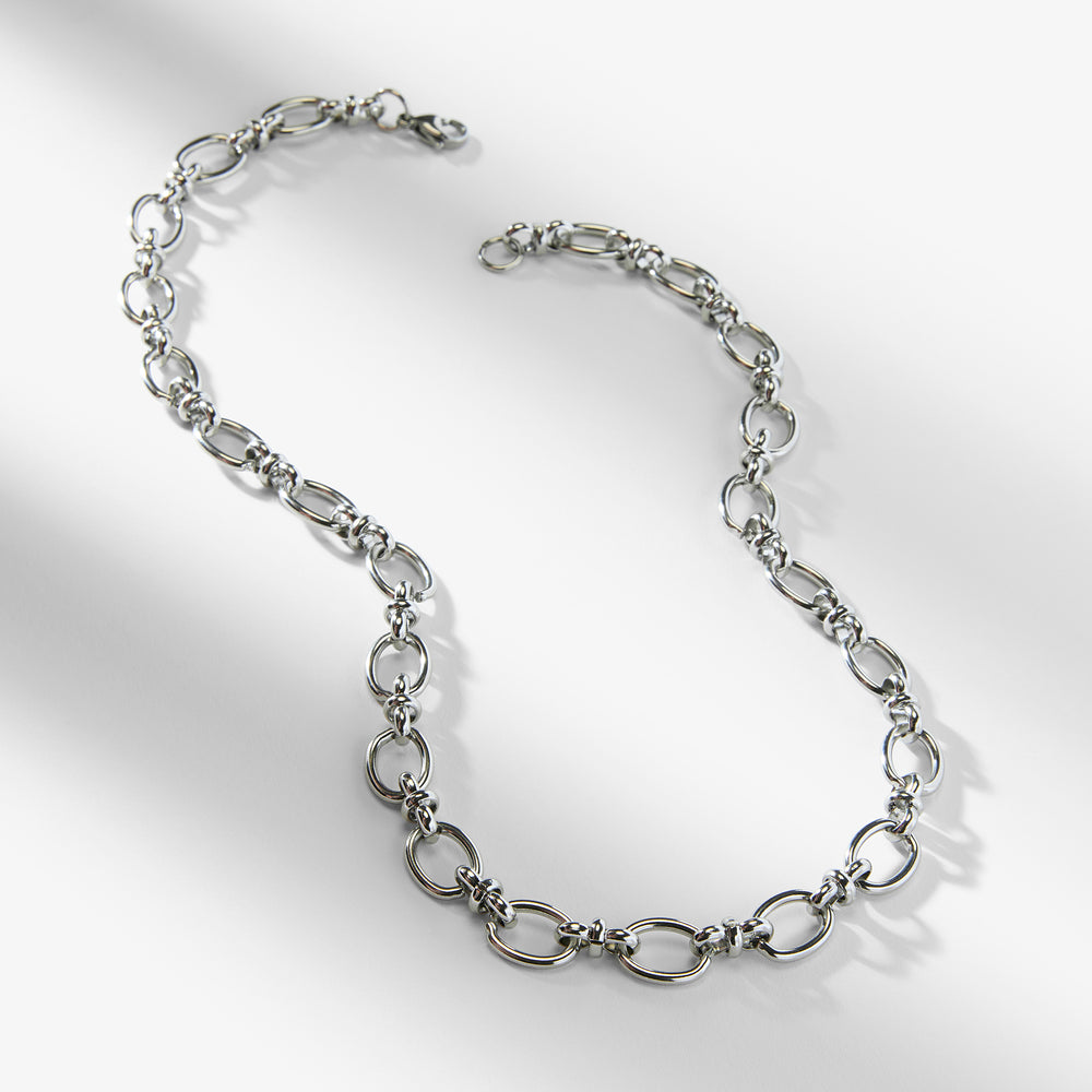 packshot image of the jessel necklace in silver