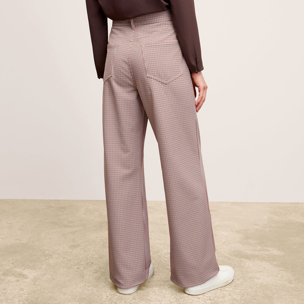 Back image of a woman wearing the Milo Jean - Stretch Twill in Mini Check