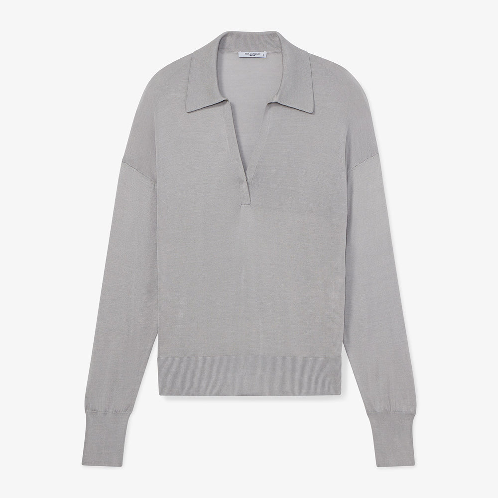 Packshot image of the leo top in silk jersey in pale gray