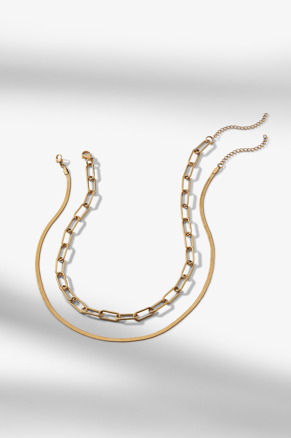 still image of the Hugo Necklace Set in Gold