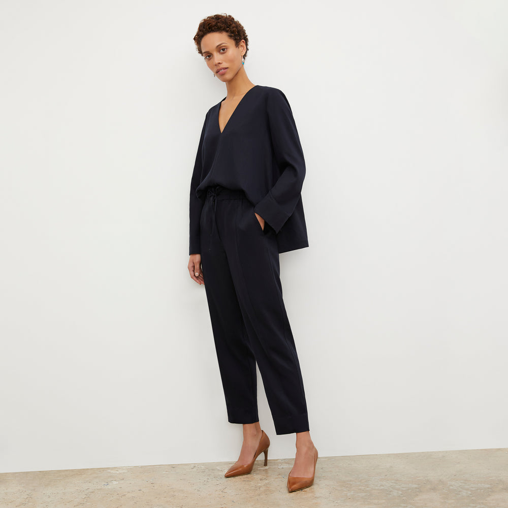 Side image of a woman wearing the Annette Top - Everyday Twill in Night
