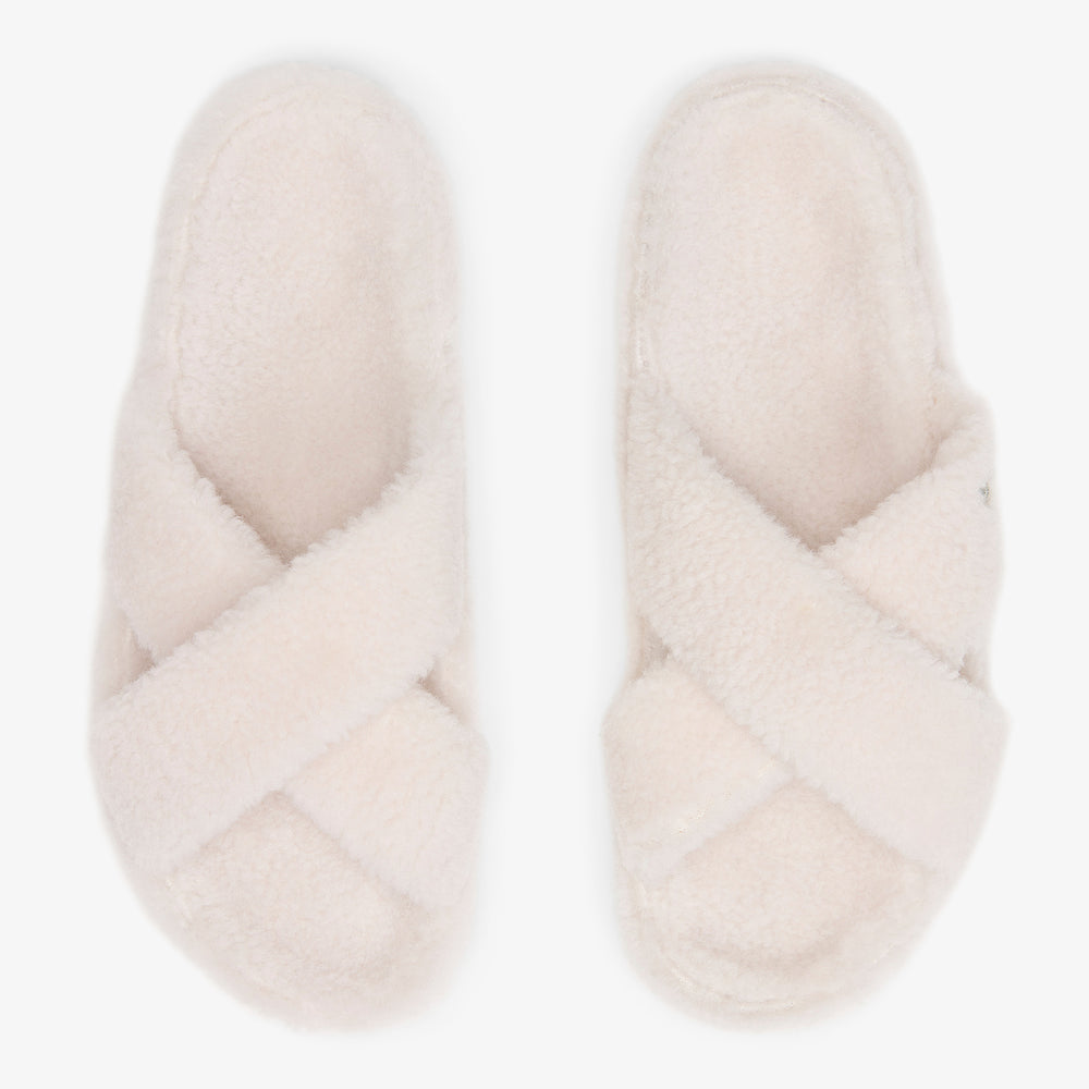 Packshot image of the emu slipper in natural