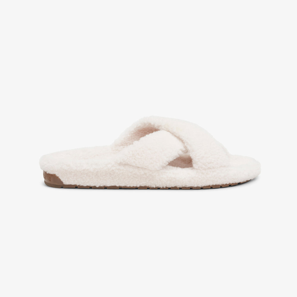 Packshot image of the emu slipper in natural