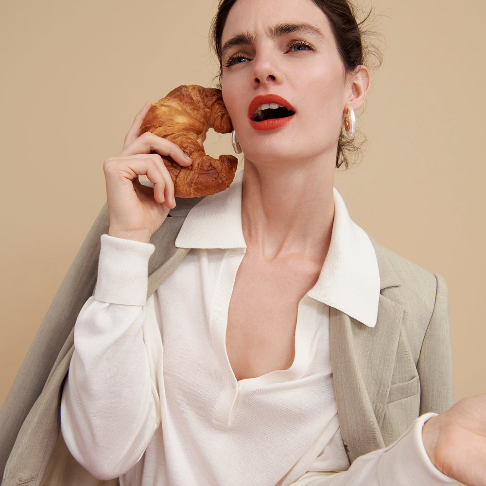 Front image of a woman wearing the Yiyan Blazer in Natural Melange