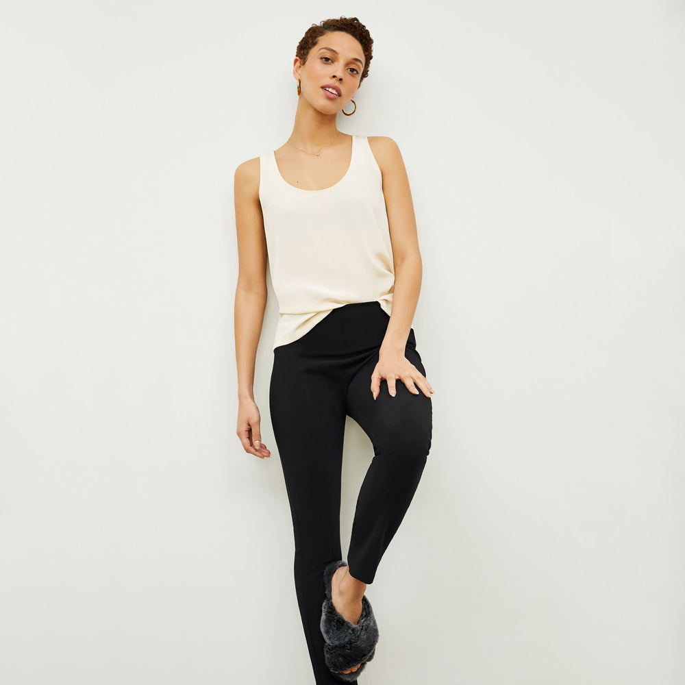 woman wearing the Emu Australia Mayberry Slipper in black frost